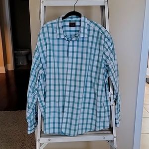UNTUCKit XX-Large relaxed fit button down